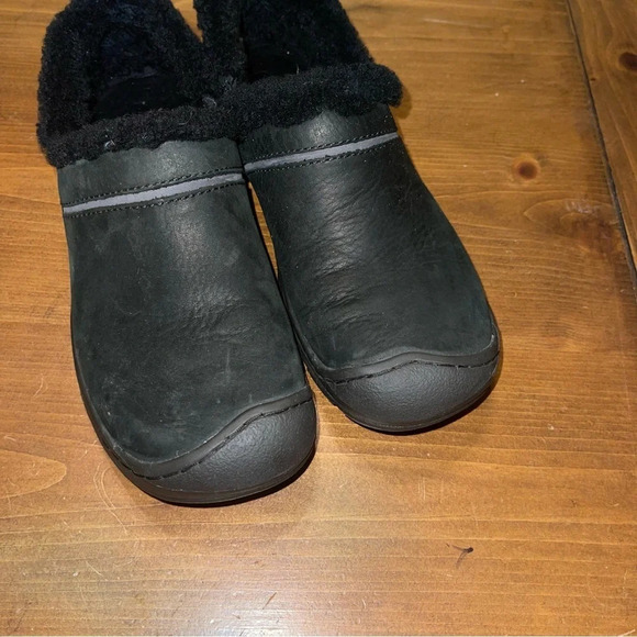 Keen fleece lined loafer women size 7 - Picture 3 of 5